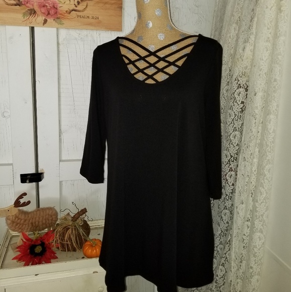 🌹NWT🌹 Lattice Front 3/4 Sleeve Tunic - Picture 2 of 3